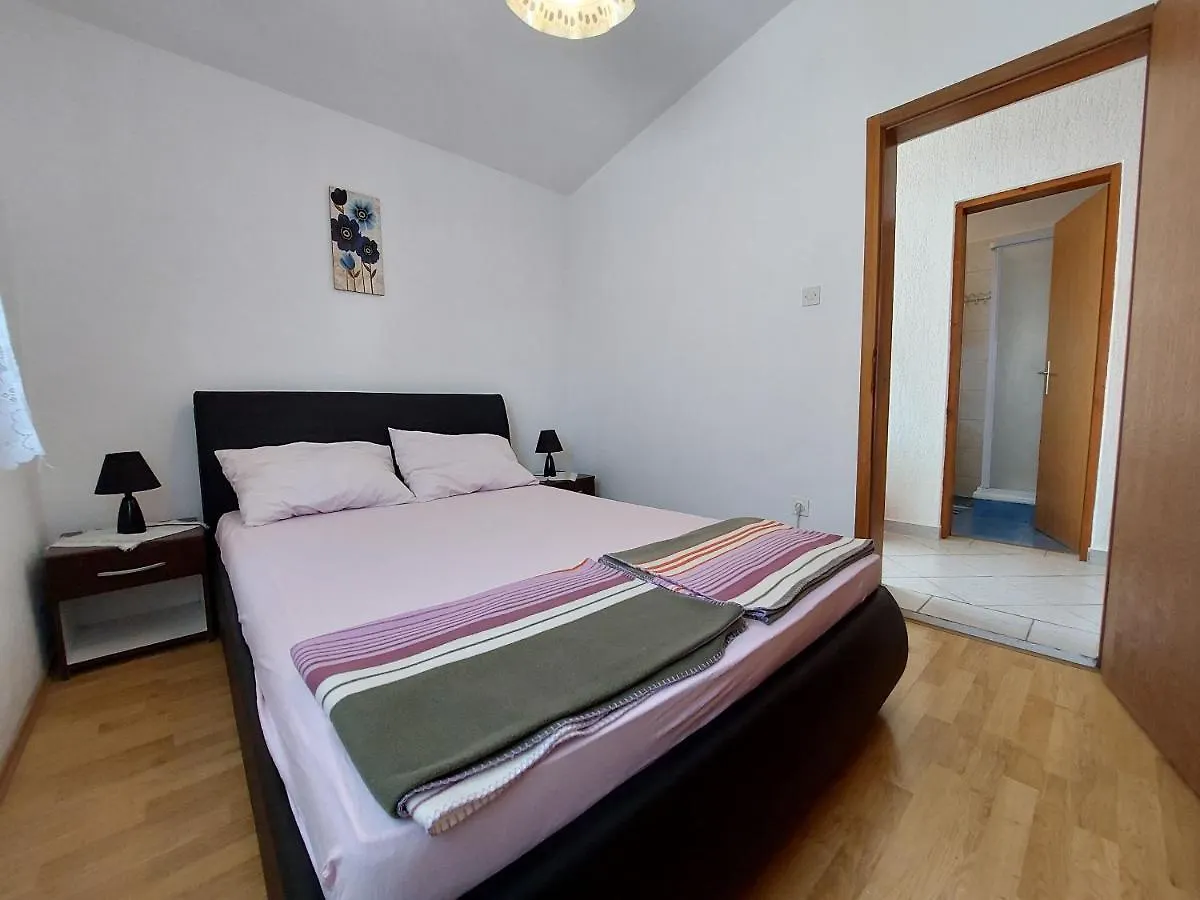 Apartment Ankica 푸나트