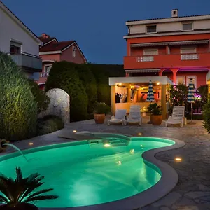 Couette-café La Perla, Punat